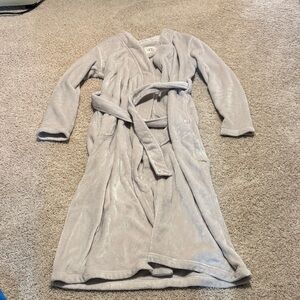 UGG Women's Plush Robe in Light Gray
